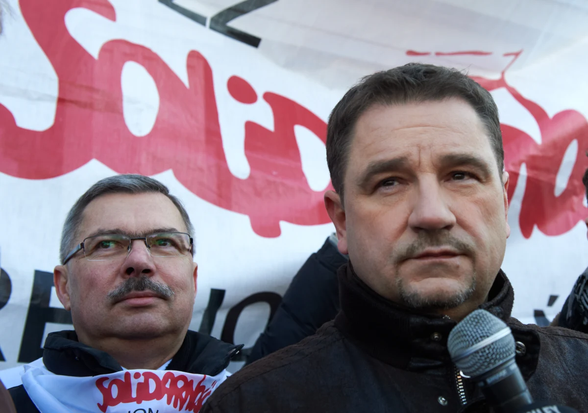 "Niech rząd do 17 kwietnia przygotuje harmonogram rozmów ze związkami" - powiedział szef Solidarności Piotr Duda. Jak dodał, wtorkowy strajk generalny na Śląsku to wielki dzień dla polskiego ruchu związkowego. Do godziny 10 w regionie śląsko-dąbrowskim protestowali kolejarze, pracownicy komunikacji miejskiej, szkół, placówek zdrowia oraz górnicy. 