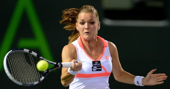 Agnieszka Radwańska, rozstawiona z numerem czwartym, awansowała do półfinału turnieju WTA Tour na twardych kortach w Miami (z pulą nagród 5,185 mln dol.). Polska tenisistka wygrała z Belgijką Kirsten Flipkens (nr 30.) 4:6, 6:4, 6:2.