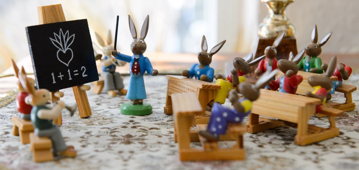 "Boże Narodzenie", "Wielkanoc", "Wszystkich Świętych", a nawet "karnawał" - to słowa, których używania zakazano w belgijskich szkołach. Terminy te mają zniknąć z oficjalnych kalendarzy, bo... kojarzą się z chrześcijaństwem i mogą ranić wrażliwość wyznawców innych religii.