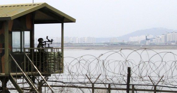 Prezydent Korei Południowej Park Geun Hie oświadczył, że jego kraj bez względu na polityczne konsekwencje odpowie militarnie na jakąkolwiek prowokację ze strony Korei Północnej. W sobotę władze w Phenianie ogłosiły "stan wojny" z Koreą Południową. To kolejny etap eskalacji napięcia po lutowej próbie nuklearnej Korei Północnej.