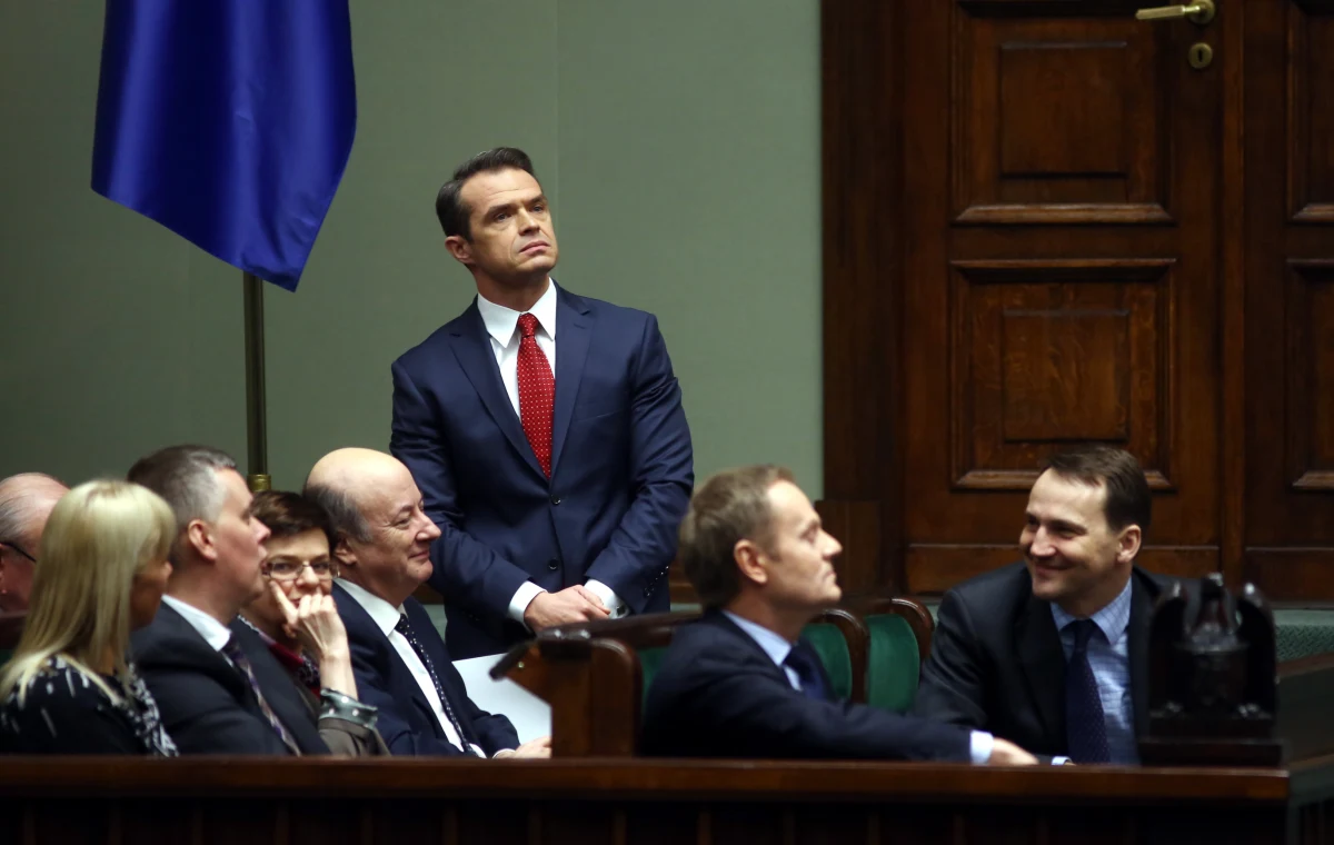 "Z waszych planów zostały bujdy i bajki" - mówili politycy opozycji w sejmowej debacie nad wnioskiem o odwołanie ministra transportu. "Uprawiacie polską modlitwę: niczego nie będzie, nie uda się" - odpowiadał im Sławomir Nowak. Głosowanie nad wnioskiem ma się odbyć jutro.
