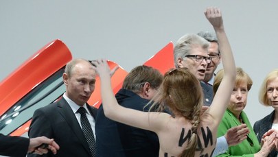 Nagie aktywistki oko w oko z Putinem. Mina prezydenta bezcenna