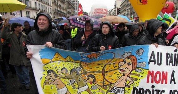 Francję ogarnęła wielka fala protestów przeciwko prezydentowi Francois Hollande’owi, jego polityce i aferom finansowym w jego otoczeniu. Setki tysięcy ludzi wyszły na ulice ponad 170 miast.