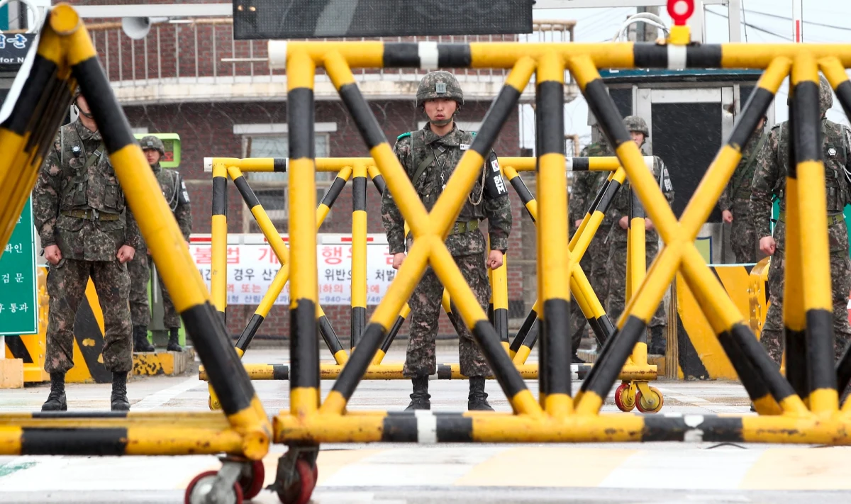 W ciągu najbliższych godzin Korea Północna może wystrzelić jedną ze swoich rakiet. Stany Zjednoczone, Korea Południowa i Japonia z niepokojem patrzą na to, co może się wydarzyć. W Dandong zamknięte zostało przejście graniczne między Chinami a Koreą Północną.