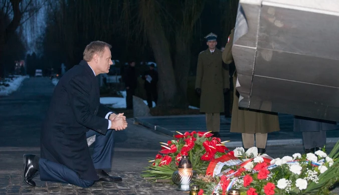 Premier uczcił pamięć ofiar katastrofy smoleńskiej