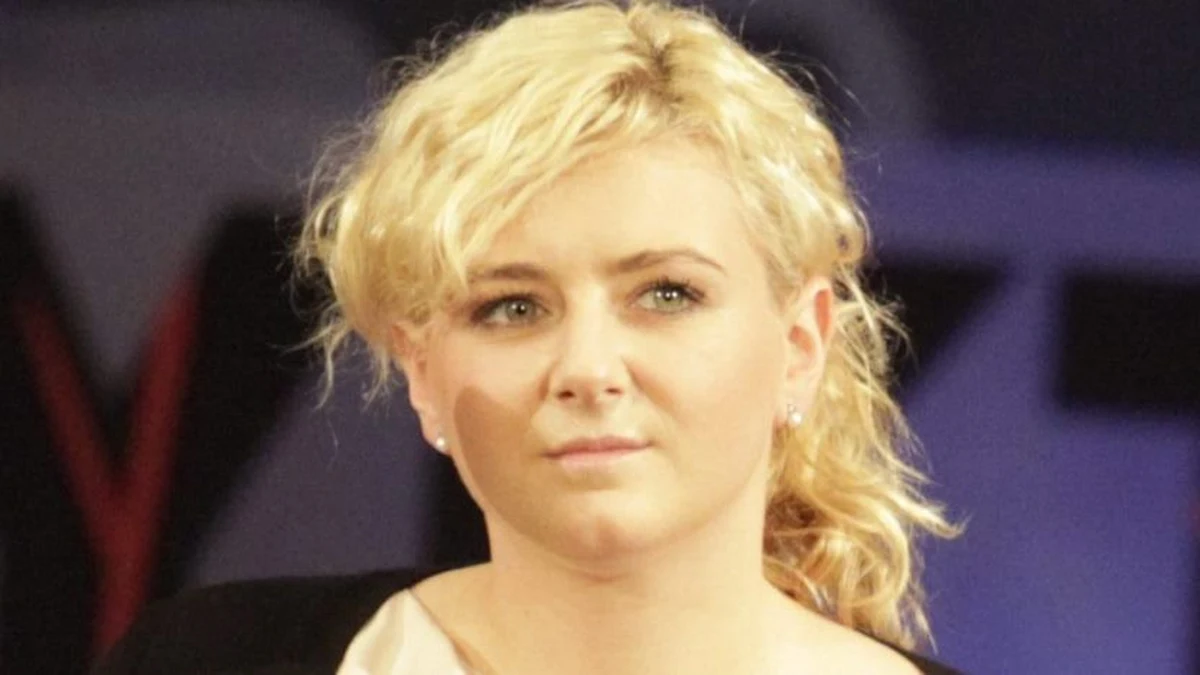 "Najokrutniejszy miesiąc to kwiecień. Polityka zabiła mi mamę. Nie chcę brać udziału w tym jazgocie politycznym na temat katastrofy w Smoleńsku" - mówi w rozmowie z reporterem RMF FM córka wicemarszałek Senatu Krystyny Bochenek, Magdalena. Dodaje, że o wypadku dowiedziała się od ojca. "Powiedział, że szanse na to, że mama żyje, są niewielkie" - mówi.