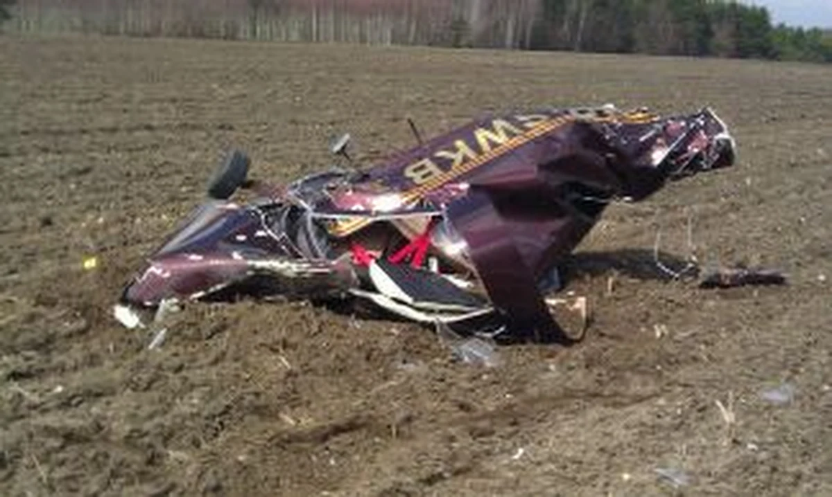 Katastrofa awionetki w gminie Burzenin w powiecie sieradzkim w województwie łódzkim. Zginęła jedna osoba - mężczyzna siedzący za sterami maszyny. Informację o wypadku dostaliśmy od słuchacza Piotra na Gorącą Linię RMF FM.