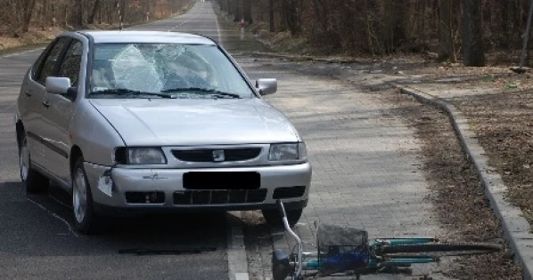 Zderzenie seata z rowerzystą  