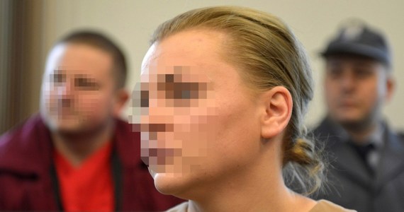 Katarzyna P. - żona szefa Amber Gold - została w poniedziałek zatrzymana po przesłuchaniu w łódzkiej prokuraturze. Usłyszała zarzut oszukania prawie 10 tysięcy klientów na ponad 650 milionów złotych. Wieczorem sąd zdecydował o aresztowaniu jej na trzy miesiące.