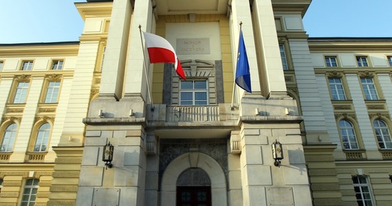 Kancelaria Premiera to kolejny po Sejmie obiekt państwowy, który udoskonala zabezpieczenia - informuje "Rzeczpospolita".  Inwestycje mają zostać zrealizowane jeszcze w tym roku. 