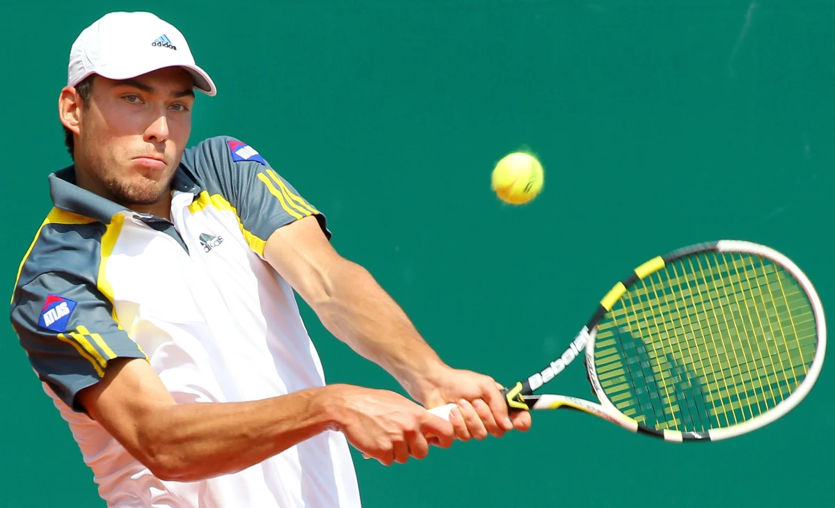 Jerzy Janowicz pożegnał się z turniejem w Monte Carlo (pula nagród 2 998 495 dol.). Polak już w pierwszej rundzie przegrał z tenisistą z RPA Kevinem Andersonem 5:7, 6:7 (9-11). Wcześniej 22-latek odpadł także w deblu. 