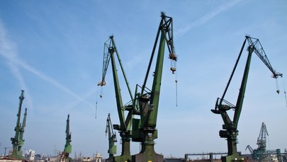 Stocznia Gdańska sprzedała słynne dźwigi