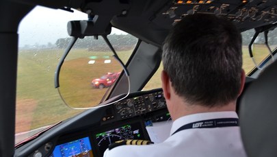 Piloci dreamlinerów muszą przejść powtórne szkolenie