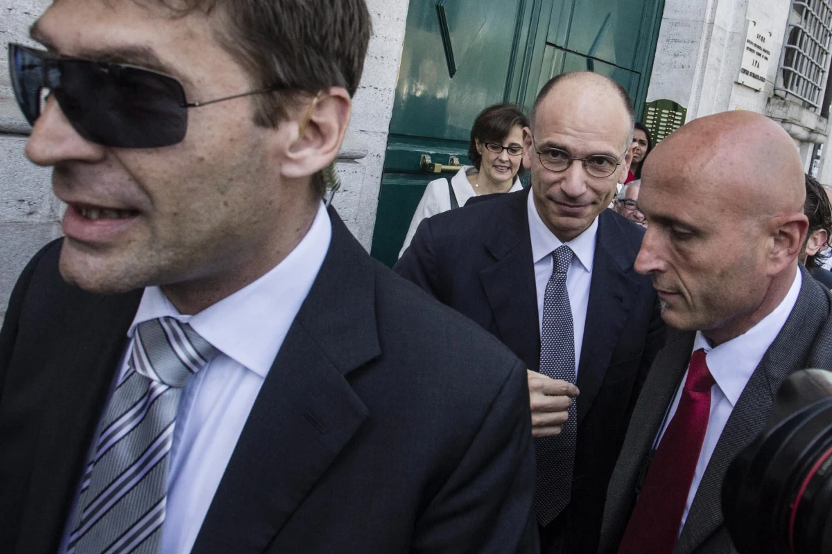 Dwóch karabinierów ochraniających gmach kancelarii premiera Włoch, a także przechodząca kobieta, odniosło rany w strzelaninie wszczętej przez niezrównoważonego mężczyznę. Do ataku doszło, gdy w pałacu prezydenta trwało zaprzysiężenie nowego rządu. 