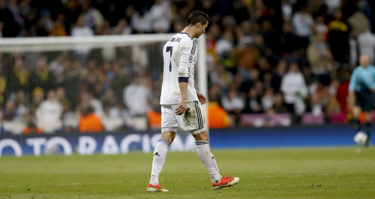 Hiszpańskie media z ogromnym rozczarowaniem oceniają rewanżowy mecz półfinałowy piłkarskiej Ligi Mistrzów, w którym Real pokonał w Madrycie Borussię Dortmund, ale i odpadł z rywalizacji. W pierwszym spotkaniu niemiecka drużyna zwyciężyła 4:1.