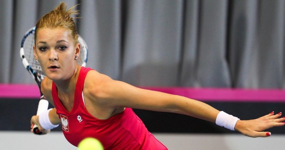 Agnieszka Radwańska awansowała do drugiej rundy tenisowego turnieju WTA Tour rangi Premier I na kortach ziemnych w Madrycie (pula nagród 4 303 867 euro). Rozstawiona z numerem czwartym Polka pokonała Bułgarkę Cwetanę Pironkową 6:2, 6:4.