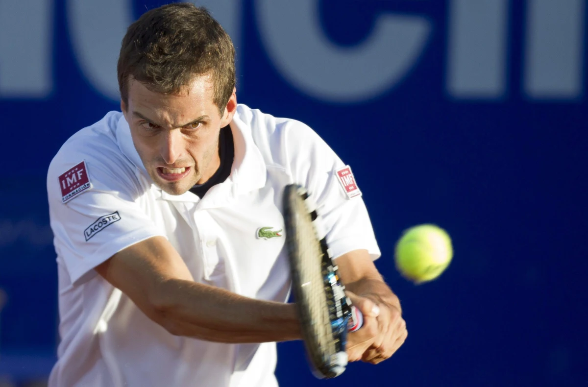Jerzy Janowicz awansował do drugiej rundy tenisowego turnieju ATP Masters 1000 na kortach ziemnych w Madrycie (z pulą nagród 4,033 mln euro). Polak pokonał Amerykanina Sama Querreya 6:3, 6:4.