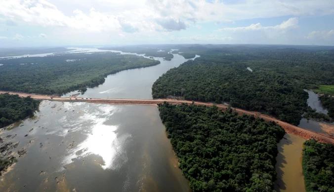 Amazońscy Indianie zablokowali budowę wielkiej elektrowni wodnej