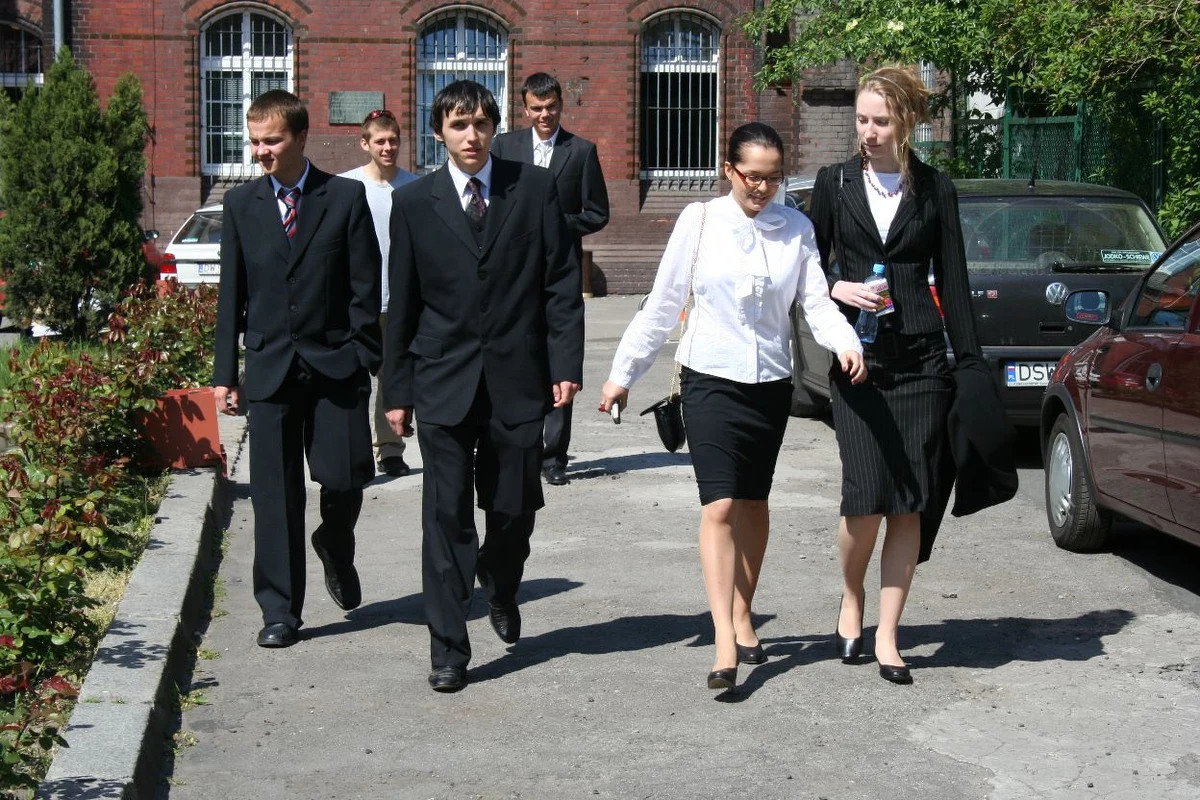 Rola autorytetu w społeczeństwie na podstawie "Przedwiośnia" Żeromskiego oraz przeszłość w "Glorii victis" Orzeszkowej i "Mazowszu" Baczyńskiego - takie tematy można było wybrać na maturze z języka polskiego na poziomie podstawowym. Na RMF24.pl publikujemy rozwiązanie testu zaproponowane przez eksperta portalu Interia.pl.