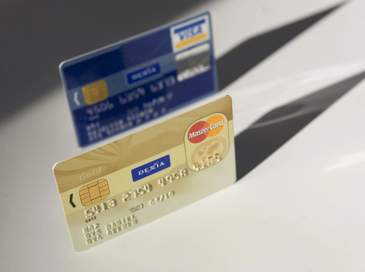 Czas na obniżkę opłat interchange! Pod tą obcą nazwą kryje się zwyczajny haracz ściągany od nas, gdy płacimy kartą za towary czy usługi. W Sejmie po raz pierwszy zebrał się w sprawie obniżenia tych opłat parlamentarny zespół oraz posłowie wszystkich klubów.