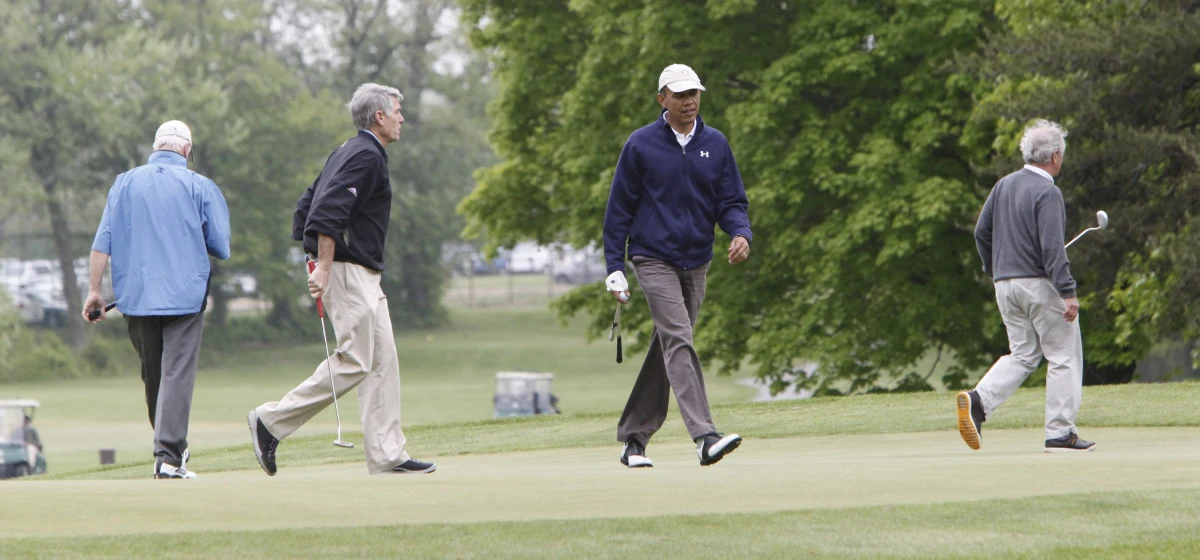 Badania potwierdziły obecność rycyny na przedmiotach znalezionych w szkole sztuk walki, którą prowadził mężczyzna oskarżony o wysłanie zatrutych listów. Koperty były adresowane  do prezydenta Baracka Obamy i dwóch innych funkcjonariuszy publicznych.