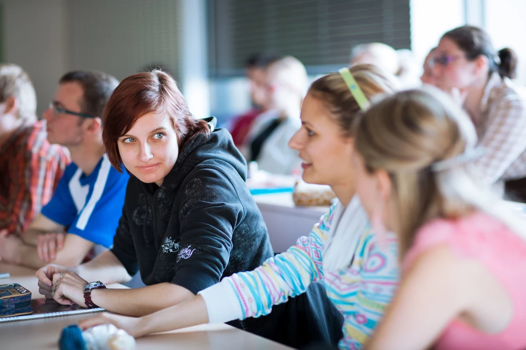 Красивые студентки колледжа. Students these days