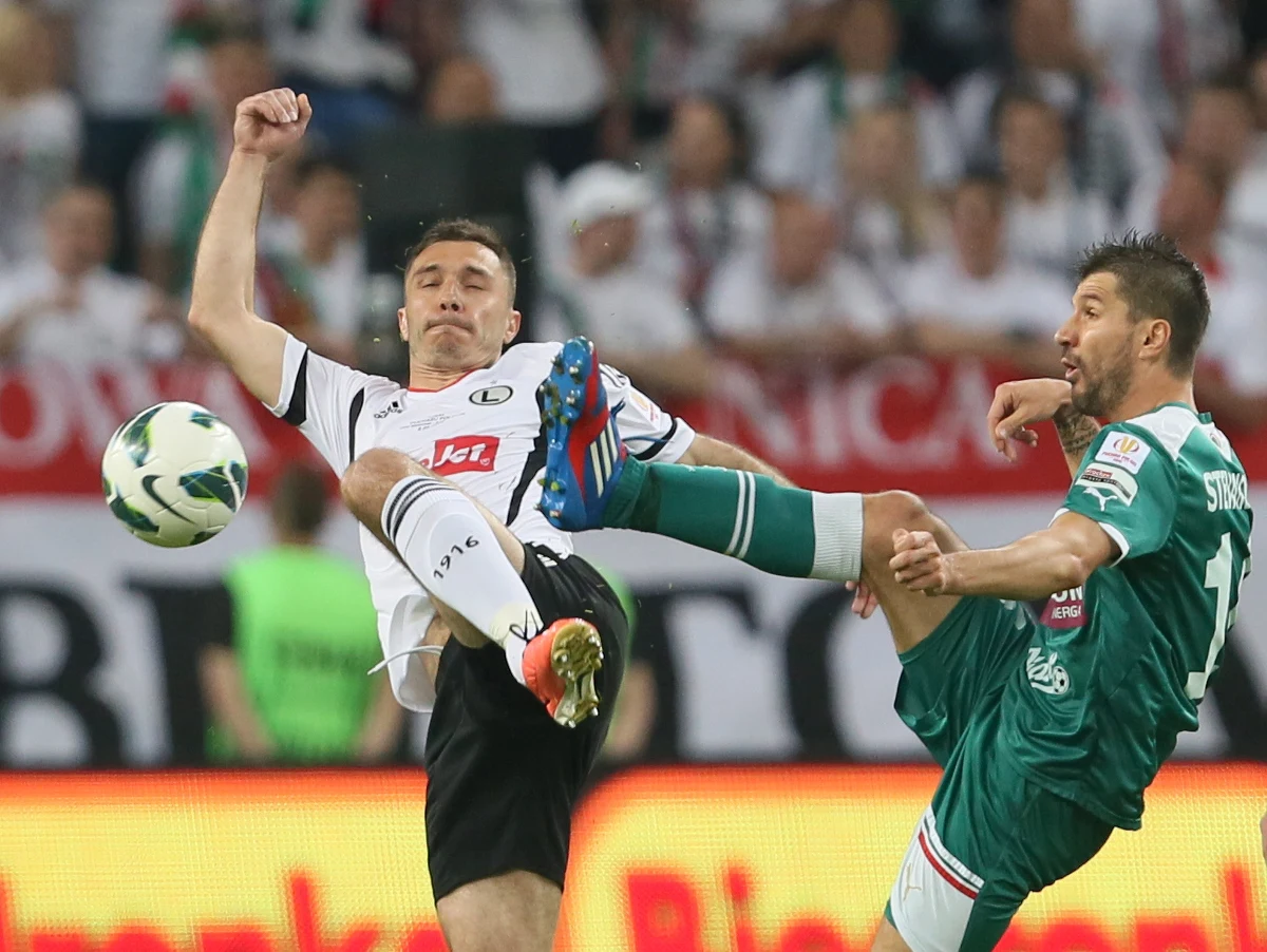 Legia Warszawa zdobyła Puchar Polski! Drużyna Jana Urbana przegrała w rewanżowym spotkaniu finałowym ze Śląskiem Wrocław 0:1. W pierwszym meczu wygrała jednak 2:0 i dzięki temu może cieszyć się ze zdobycia trofeum. Dla ekipy ze stolicy to trzeci Puchar Polski z rzędu.