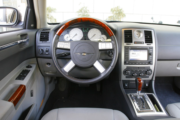 Używany Chrysler 300C (20042010) magazynauto.interia.pl