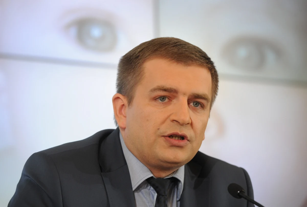 Minister zdrowia Bartosz Arłukowicz zapowiedział w środę, że do 1 lipca będą podpisane umowy z klinikami, które zgłosiły się do programu refundacji zapłodnienia in vitro. Mają być wybrane pod kątem jakości przeprowadzanej procedury oraz rozmieszczenia na terenie kraju.