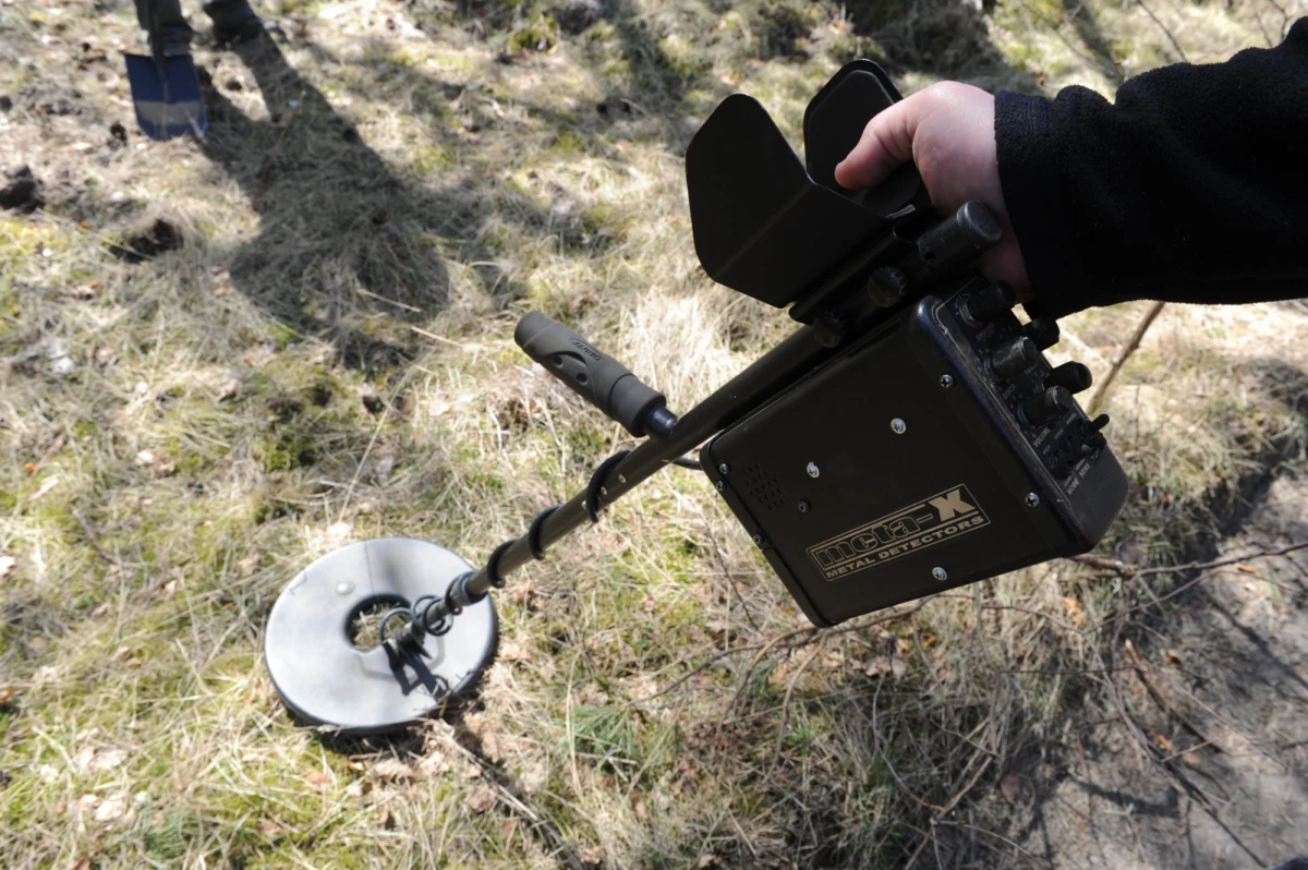 Kilkaset niemieckich pocisków z czasów II wojny znaleźli saperzy w lesie w okolicach Sadłowa na Warmii. Materiały wybuchowe zostawili w lasach prawdopodobnie żołnierze niemieccy, którzy na początku 1945 roku przygotowali się do odparcia ofensywy Armii Czerwonej. 