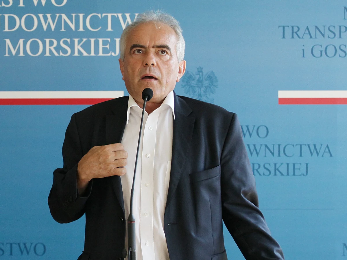 Tadeusz Jarmuziewicz został urlopowany do czasu wyjaśnienia sprawy podejrzanych kontaktów z inwestorem na autostradzie A1 – dowiedziała się reporterka RMF FM. Według naszych informacji, wiceminister transportu tłumaczył się w czwartek Sławomirowi Nowakowi ze swoich kontaktów z Alpine Bau i ze spotkania dotyczącego budowy mostu na A1.