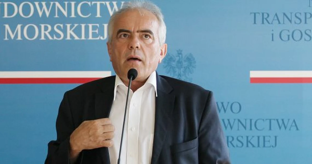 Wiceminister transportu Tadeusz Jarmuziewicz mówi, że musi ustalić ze swoim szefem, od kiedy jest na urlopie, mimo że Sławomir Nowak jasno powiedział, iż jego zastępca już dziś ma wolne w związku z wyjaśnianiem jego kontaktów z firmą Alpine Bau. Wiceminister chwali też sobie współpracę z ministrem transportu i przyznaje, że nie widzi powodu, by pożegnać się z resortem. "Na dziś śpię spokojnie, golę się bez zacięć" - mówi.