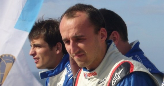 Robert Kubica nie walczy już w Rajdzie Korsyki. Wczoraj na piątym odcinku specjalnym w jego samochodzie doszło do awarii. Po nocnych oględzinach auta zespół zdecydował, że nie ma sensu jechać dalej. "Mieliśmy bardzo mało czasu i nie wiedzieliśmy dokładnie, gdzie jest problem" - wyjaśniał tę decyzję sam Kubica.