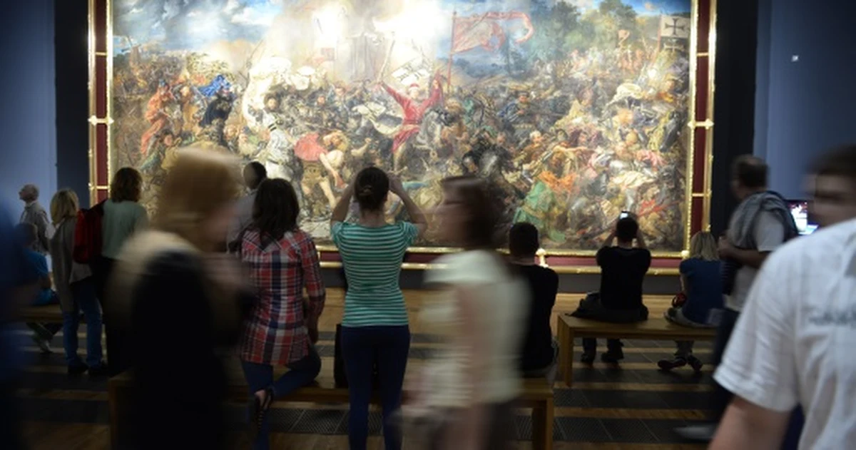 Tysiące osób odwiedziło muzea, galerie oraz instytucje, które uczestniczyły w 10. już edycji Nocy Muzeów. Na setki imprez i nocne zwiedzanie zapraszały ośrodki w całym kraju. Tylko w Warszawie w akcji wzięło udział 210 ośrodków. 