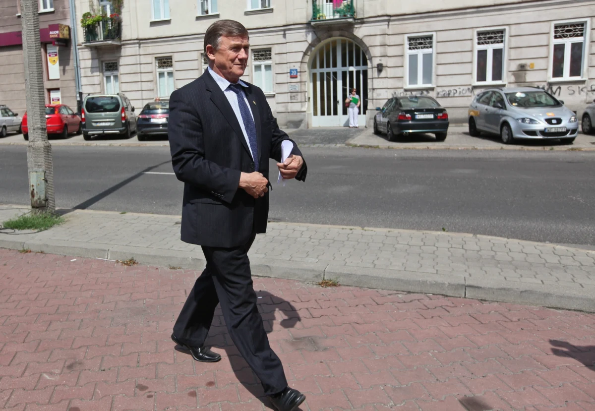 Rzecznik dyscyplinarny PSL Franciszek Stefaniuk stwierdził, że wyrzucenie Władysława Serafina z partii to formalność. Dodał, że sprawą posła, który został zatrzymany przez policję za przekroczenie prędkości, zajmie się krajowy sąd koleżeński.