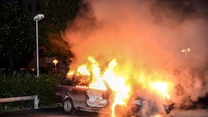 Trzecią noc z rzędu w Sztokholmie płoną samochody  