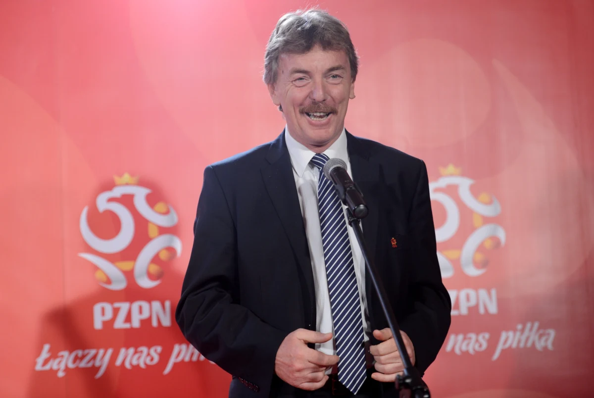 Zarząd Polskiego Związku Piłki Nożnej zatwierdził kalendarz piłkarskiej ekstraklasy na sezon 2013/14. Zgodnie z reformą proponowaną przez spółkę prowadzącą rozgrywki, terminarz zakłada przeprowadzenie 37 kolejek i podział punktów po części zasadniczej.