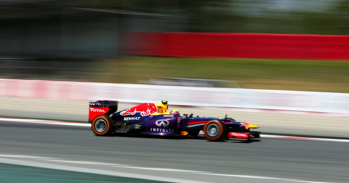 Wyjątkowa atmosfera, ekstremalnie trudne zadanie dla kierowców. Tak wygląda Grand Prix Monaco Formuły 1. Już dziś pierwsze treningi w księstwie. Zdaniem Grzegorza Możdżyńskiego z miesięcznika "F1 Racing" niczego nam nie powiedzą. "Decydujące będą kwalifikacje, a później kwalifikacje i opony" - mówi Możdżyński w rozmowie z RMF FM.