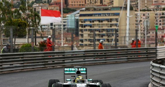 Nico Rosberg z teamu Mercedes wygrał kwalifikacje niedzielnego wyścigu o Grand Prix Monaco, szóstej eliminacji mistrzostw świata Formuły 1. Niemiec wywalczył pole position po raz trzeci z rzędu - z pierwszego miejsca startował także w Hiszpanii i w Bahrajnie. 