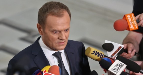 Aż 69 proc. wyborców PO deklaruje, że chce, aby na czele partii pozostał premier Donald Tusk - wynika z sondażu "Rzeczpospolitej". Grzegorz Schetyna zebrał 12,5 proc. głosów, a Jarosław Gowin - 6 proc. Pozostali - to niezdecydowani.