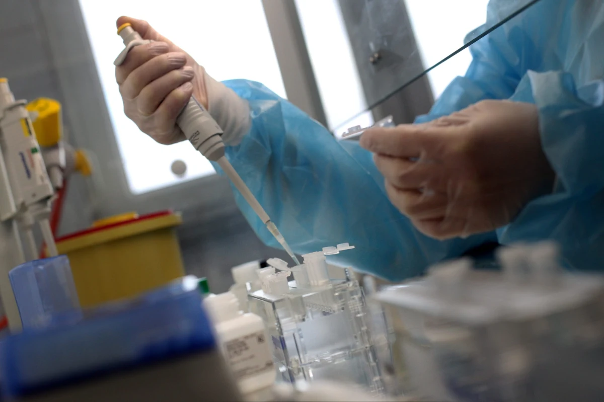 We Włoszech stwierdzono pierwszy przypadek koronawirusa, znanego też pod nazwą "nowy SARS". Ministerstwo zdrowia poinformowało, że chory to 45-letni cudzoziemiec, mieszkający we Włoszech, który przebywał ostatnio w Jordanii. Leczony jest we Florencji.