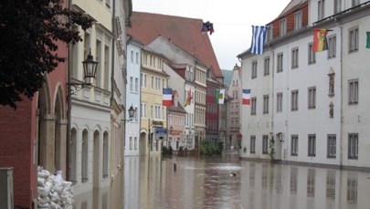 Niemiecka Miśnia walczy z wielką falą