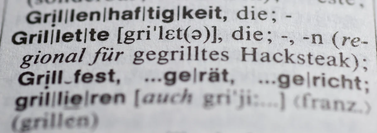 Najdłuższy, składający się aż z 63 liter wyraz "Rindfleischetikettierungsueberwachungsaufgabenuebertragungsgesetz" zniknął z języka niemieckiego. Nadal jednak nie brakuje w nim innych tasiemcowych słów, sprawiających kłopoty nie tylko cudzoziemcom.  