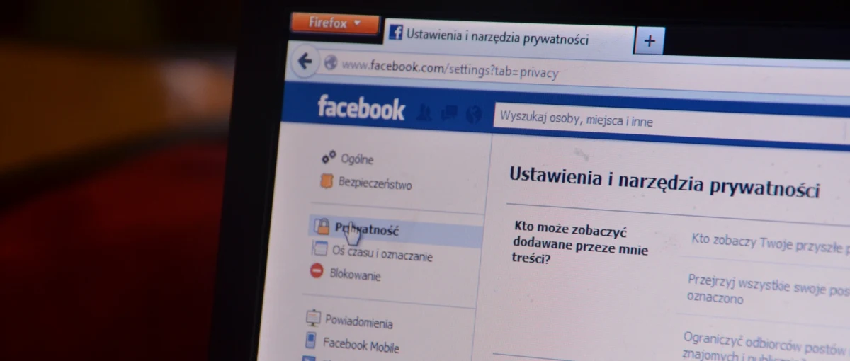 Firmy pożyczkowe z całego świata coraz częściej sprawdzają swoich klientów na portalach społecznościowych – informuje „Dziennik Polski”. Analiza komentarzy i statusów z Facebooka czy Twittera ma pomóc w ustaleniu, czy warto udzielić kredytu danej osobie. 