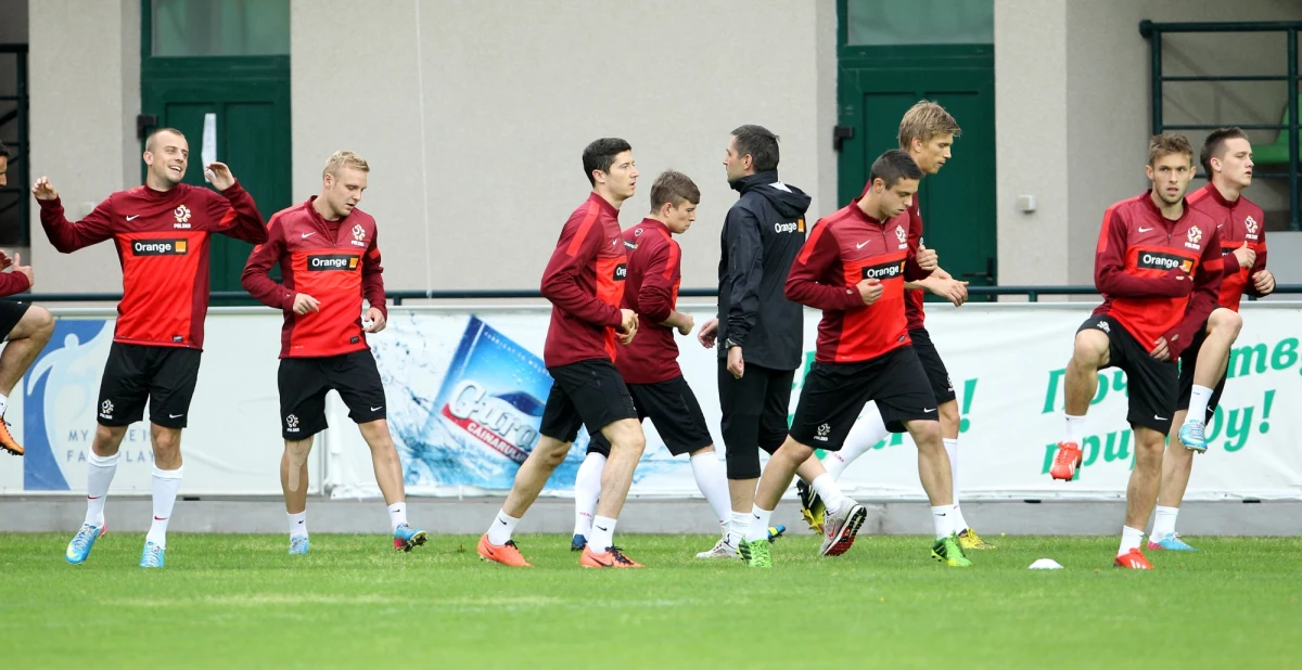 Przed piłkarską kadrą kolejny mecz w eliminacjach do brazylijskiego mundialu. Zagramy na wyjeździe z Mołdawią. Dla piłkarzy Waldemara Fornalika to spotkanie z cyklu "o być albo nie być" w tych eliminacjach. "Cel to trzy punkty" - zapewnia selekcjoner.