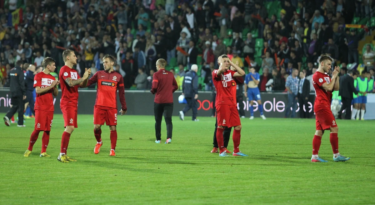 "Nie myślę o rezygnacji" - zadeklarował selekcjoner reprezentacji Polski Waldemar Fornalik po meczu eliminacji mistrzostw świata z Mołdawią (1:1) w Kiszyniowie. Biało-czerwoni mają już niewielkie szanse na awans do brazylijskiego mundialu. Jedyną bramkę strzelił Jakub Błaszczykowski.