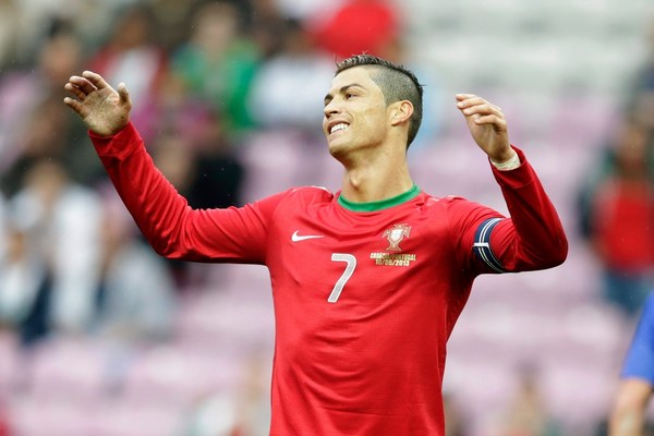Cristiano Ronaldo Z Nową Fryzurą Podczas Meczu Towarzyskiego
