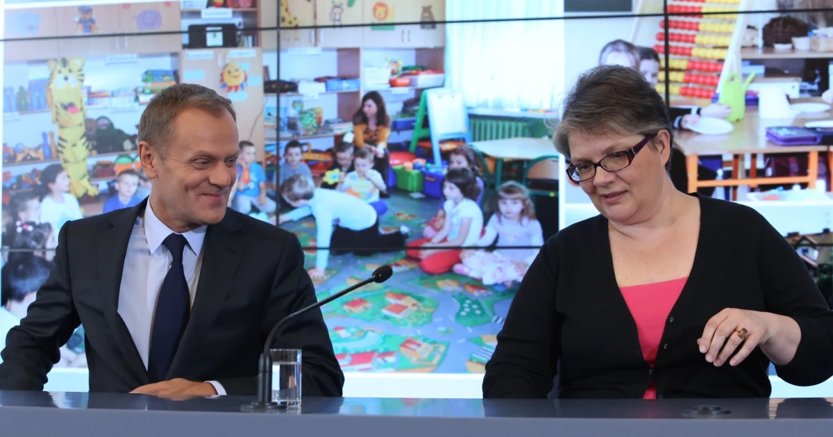 Rząd przyjął projekt nowelizacji ustawy o systemie oświaty, zgodnie z którym we wrześniu 2014 roku obowiązkiem szkolnym objęte zostaną sześciolatki urodzone w pierwszej połowie 2008 roku. "Mamy determinację, by to wprowadzić" - powiedział premier Donald Tusk.