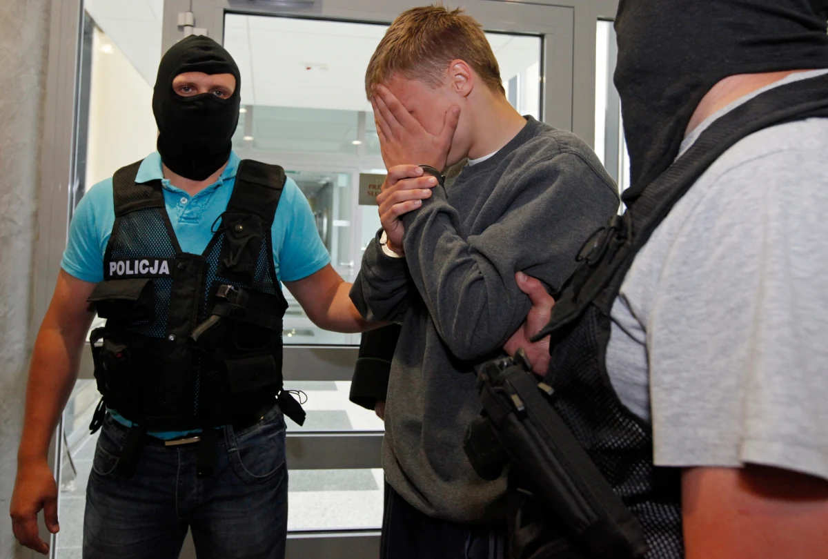 Prokuratura Rejonowa Białystok-Południe będzie prowadziła postępowanie w sprawie 16-latka podejrzewanego o zabójstwo właściciela osiedlowego sklepu. Tak  zdecydował sąd rodzinny i dla nieletnich.  