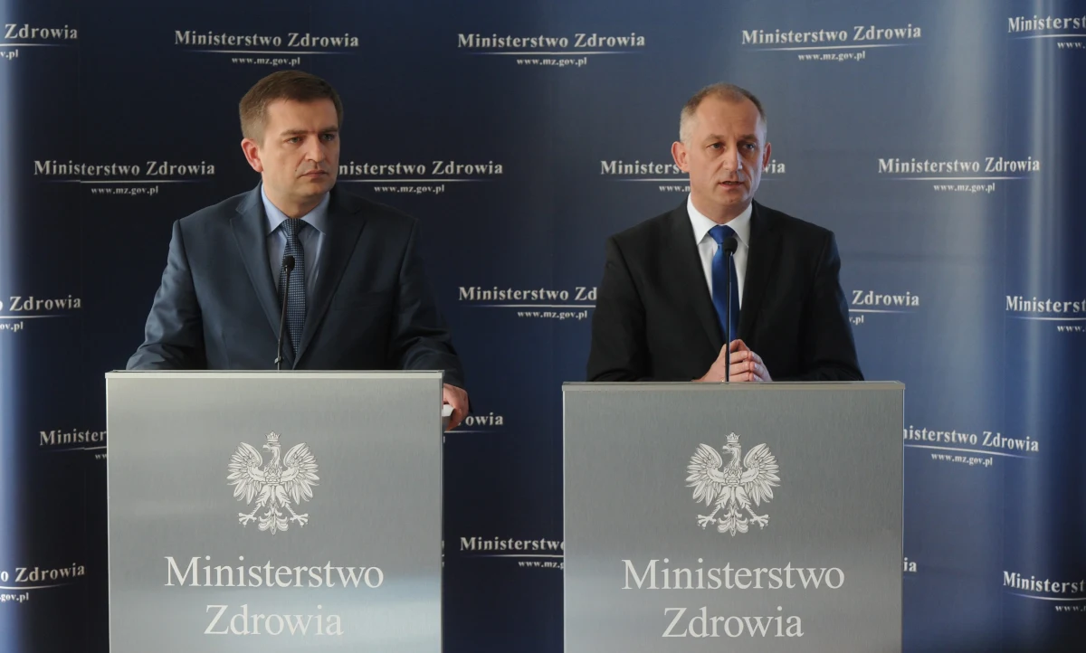 "Mamy opóźnienie w budowie systemu informacyjnego ochrony zdrowia, ale dane z raportu NIK są już nieaktualne" - tak wiceminister zdrowia Sławomir Neumann odpowiada na zarzuty Najwyższej Izby Kontroli. NIK opublikowała dziś raport stwierdzający, że przez opóźnienia w wydawaniu rozporządzeń budowany od pięciu lat system może w ogóle nie powstać. 